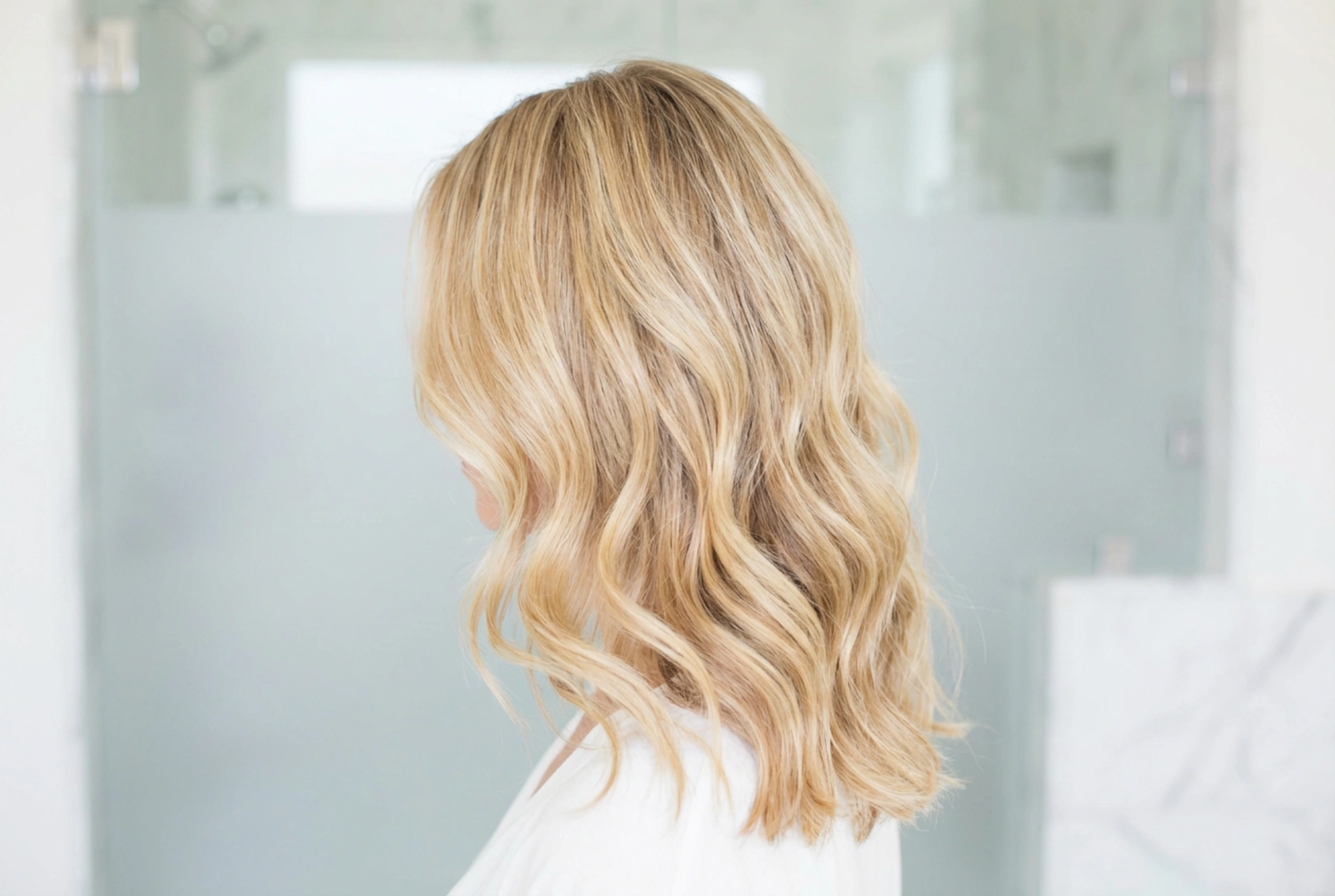 Frisyrer för blondiner: klippningar och styling som framhäver färgen