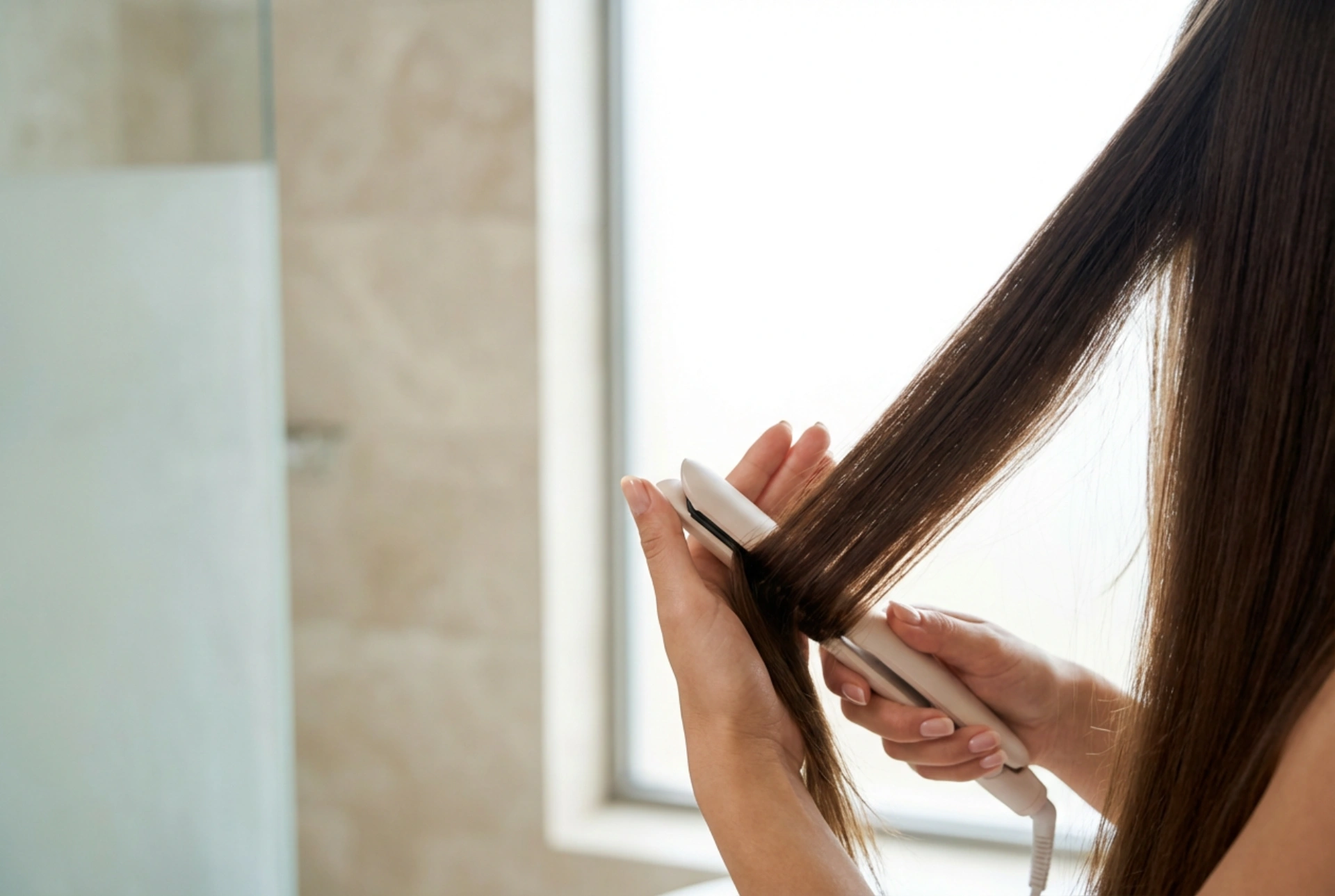 Keratinplattång med jonisering: platt hår utan friss, steg för steg